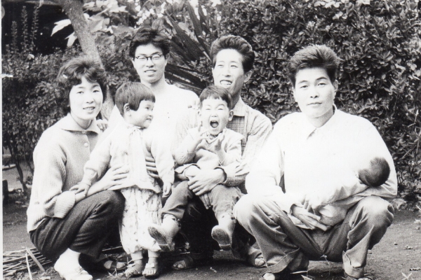 清を囲む竿春一家